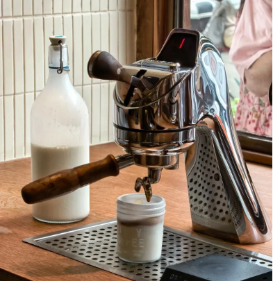 上海人疯抢零下80 度咖啡，暴雨天排队2小时，这杯“赛博朋克”凭什么？