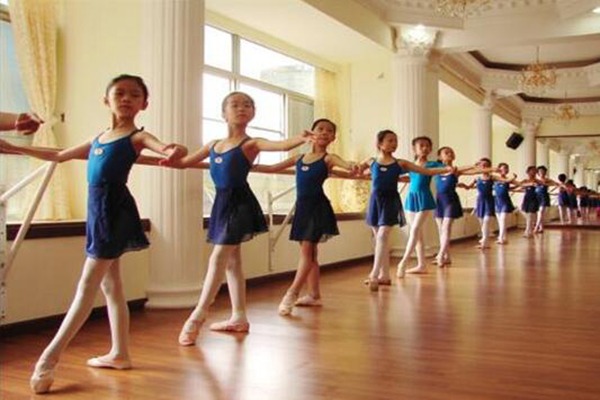 名状元国际舞蹈学校