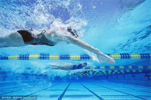 爱堡迪游泳健身