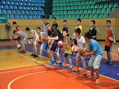 未来新星外教篮球训练营